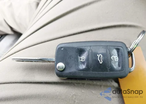 2017 Volkswagen Passat 1.8T S z USA, uszkodzony, nr VIN 1VWAT7A35HC064636